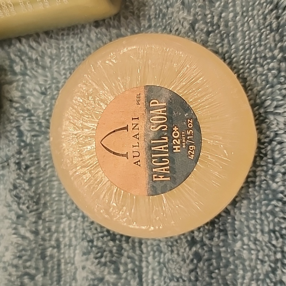 Aulani Bath & Body Products. Shampoo,  Conditioner, Soap, Lotion. - Picture 3 of 11